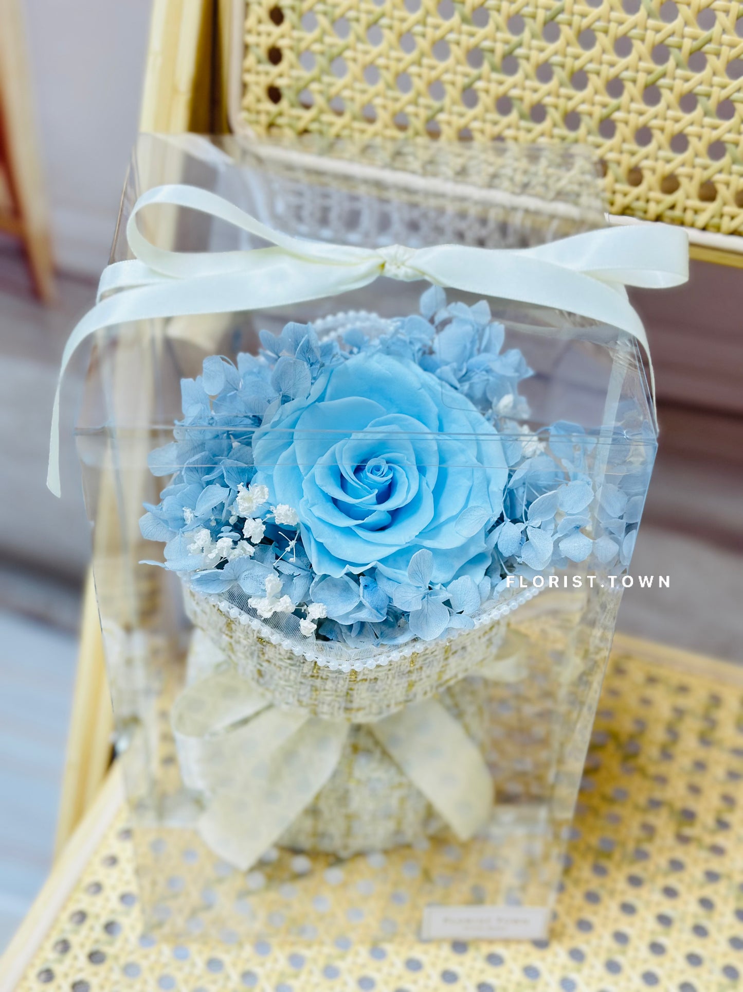 純真藍玫瑰小香風花束(S Size)