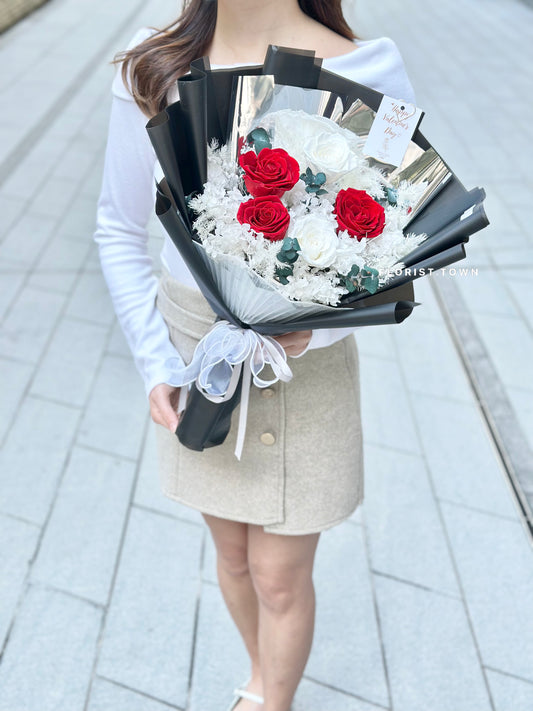 經典紅白玫瑰繡球花束(L Size)