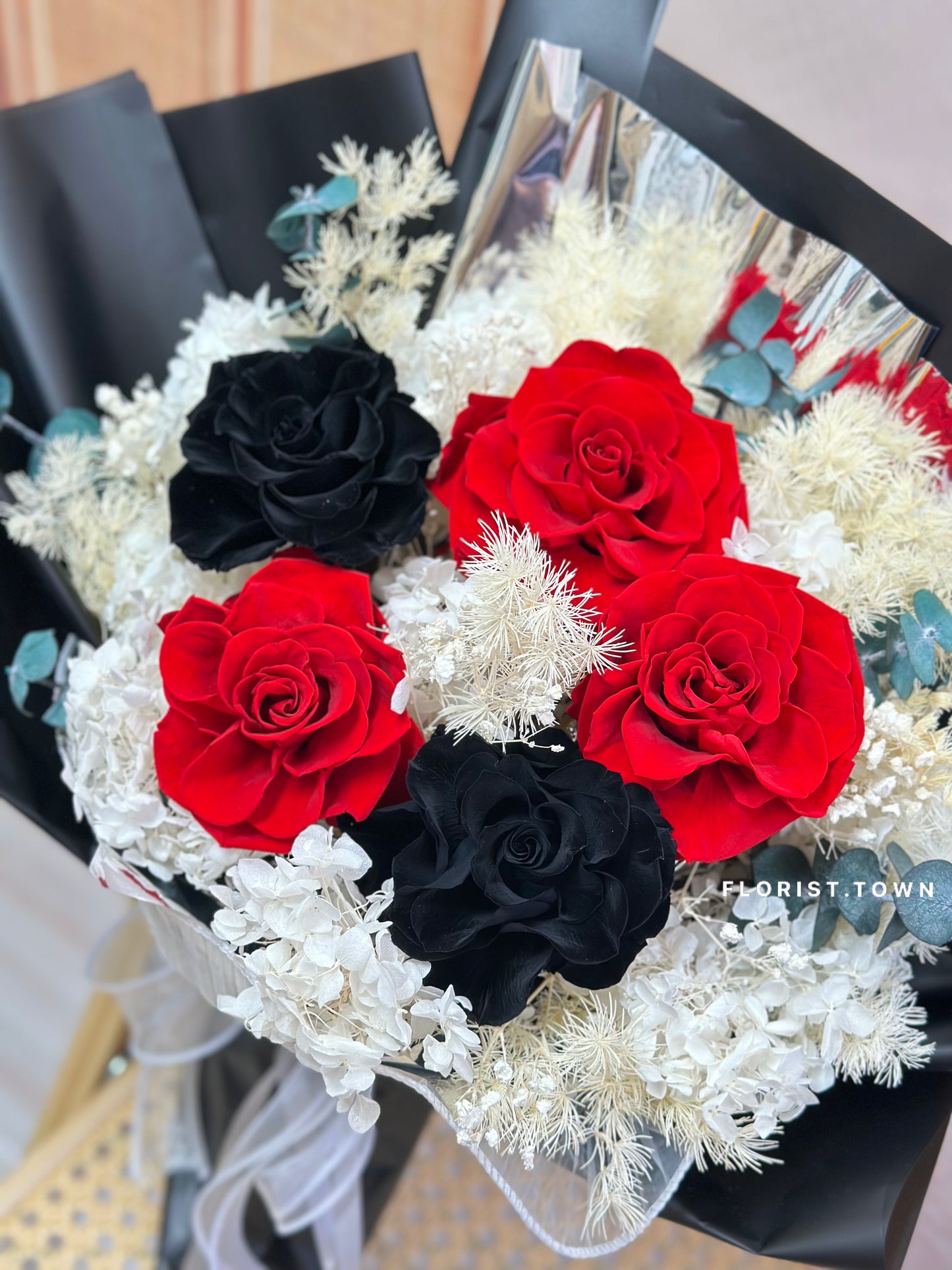 Forever Love系列丨紅黑玫瑰繡球花束(L Size)