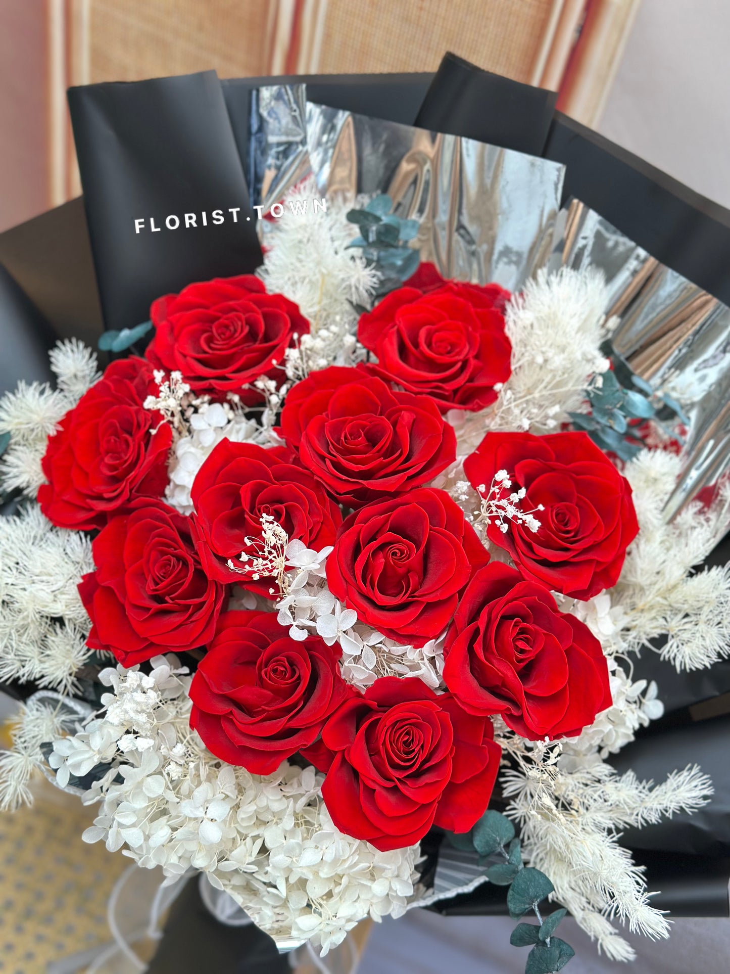 經典紅玫瑰繡球花束(L Size)