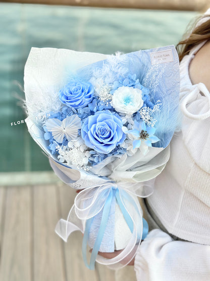 情人節溫柔藍玫瑰禮盒花束（M Size）