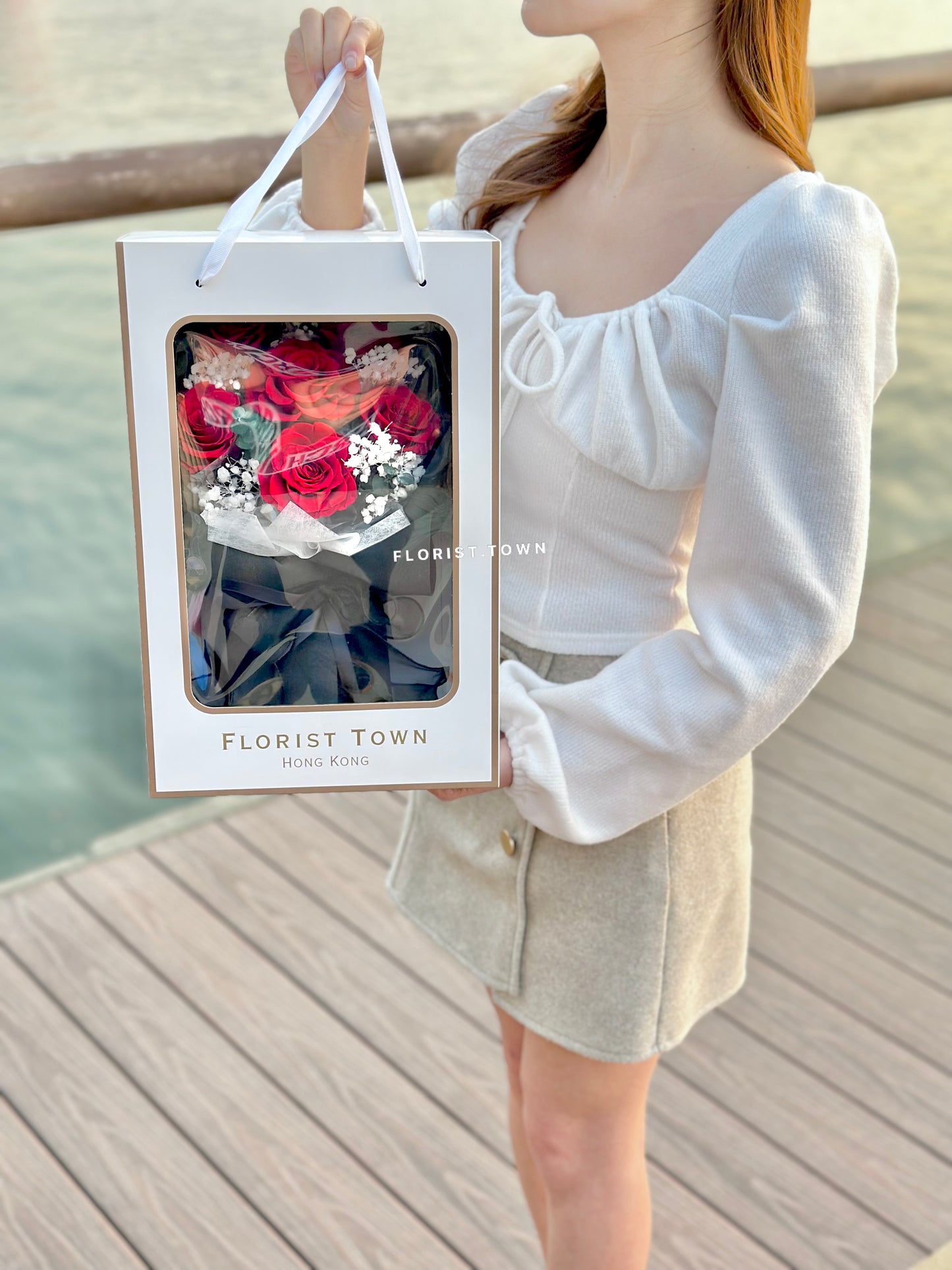 情人節經典紅玫瑰禮盒花束（M Size）