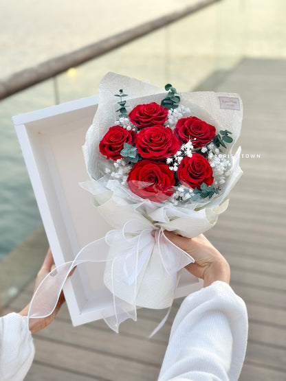 情人節經典紅玫瑰 x白花紙禮盒花束（M Size）