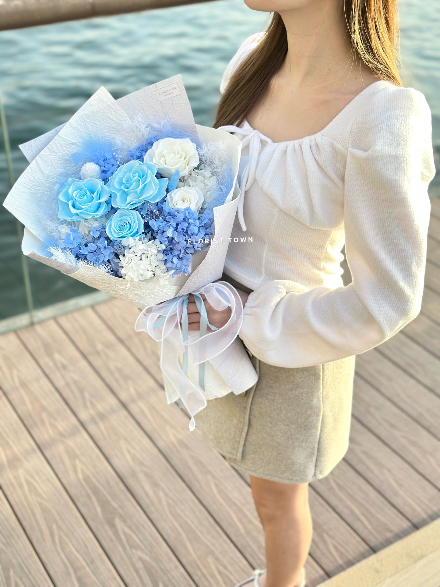 情人節溫柔藍玫瑰花束（L Size）