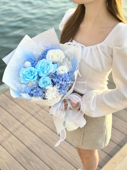 情人節溫柔藍玫瑰花束（L Size）