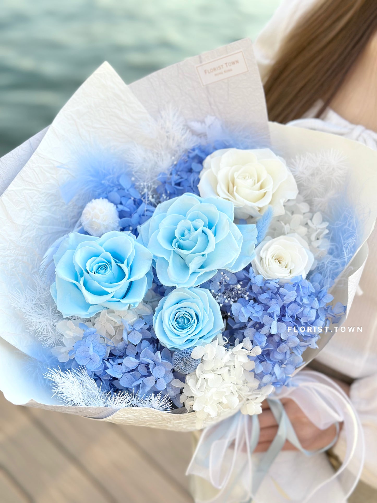 情人節溫柔藍玫瑰花束（L Size）