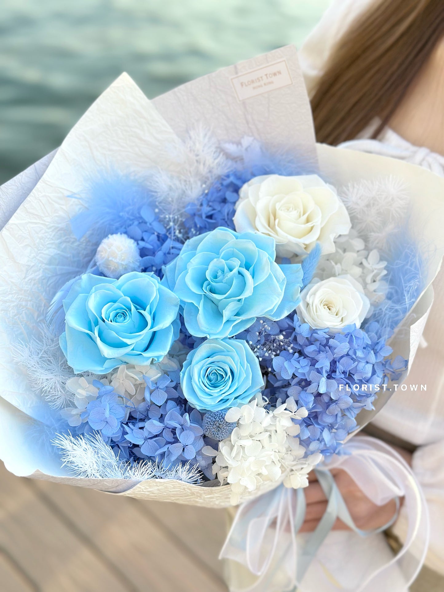 情人節溫柔藍玫瑰花束（L Size）